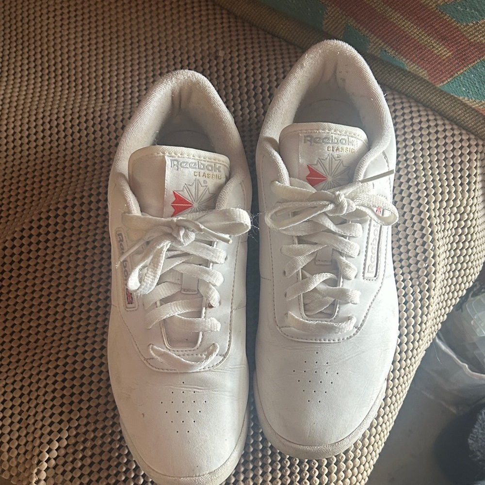 Reebok womens White and Red Sneakers size 9